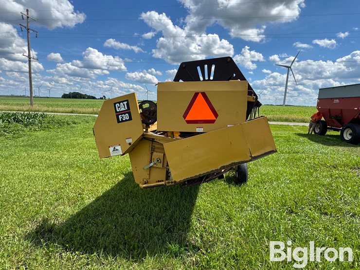 caterpillar-f30-image-4