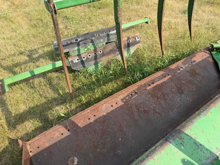 john-deere-158-image-13