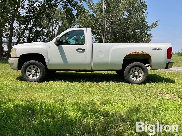 2012-chevrolet-silverado-2500-image-8