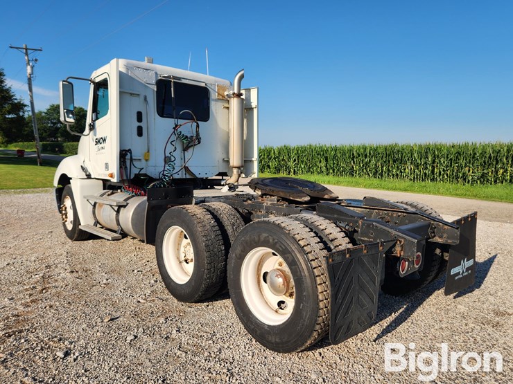 2007-freightliner-columbia-120-image-7