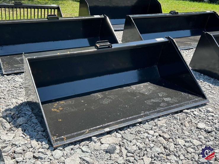 skid-steer-bucket-with-blade-attachment-image-2