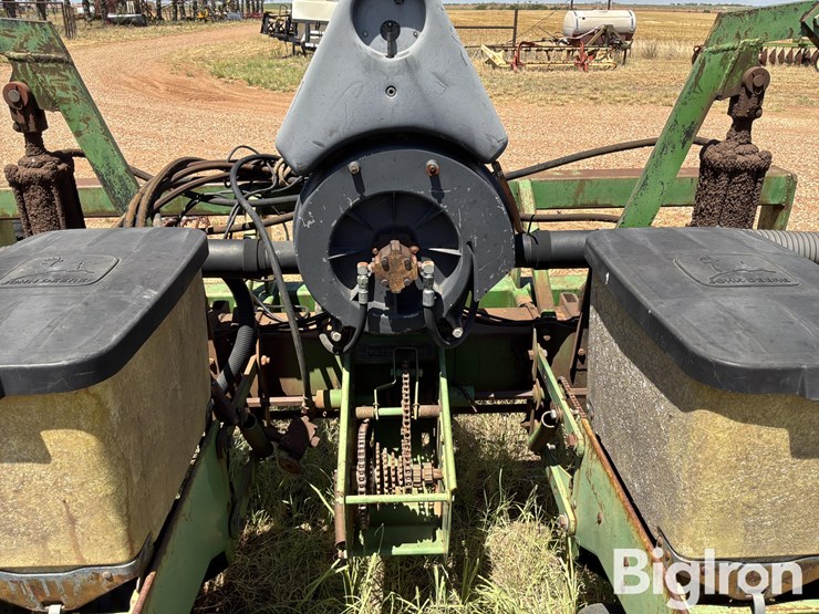 john-deere-7300-image-10