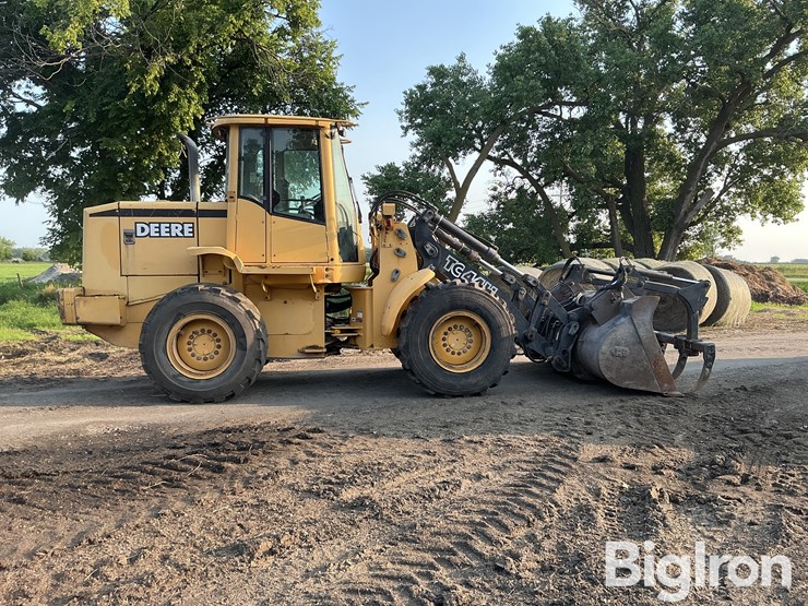 1999-deere-tc44h-image-4