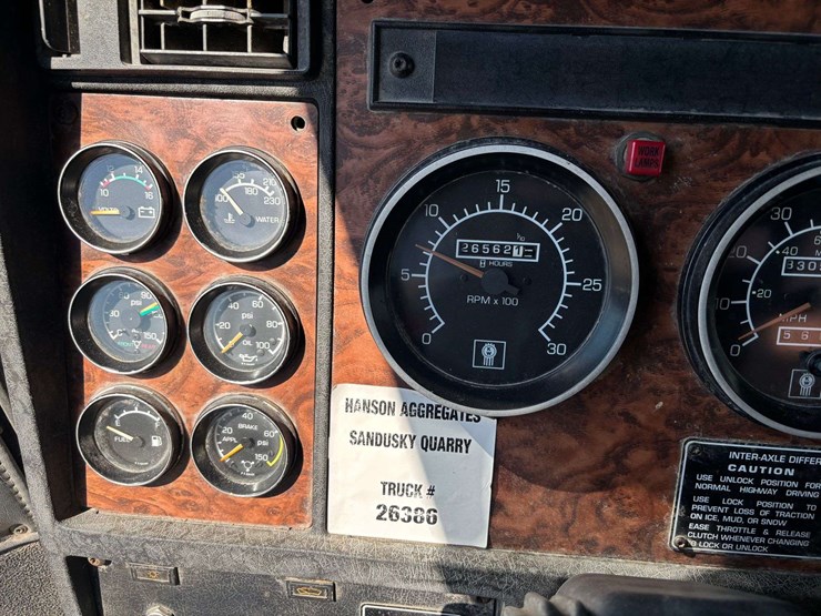 2000-kenworth-t800-image-24