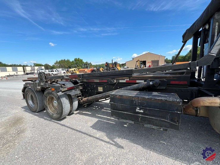 2008-peterbilt-340-image-42