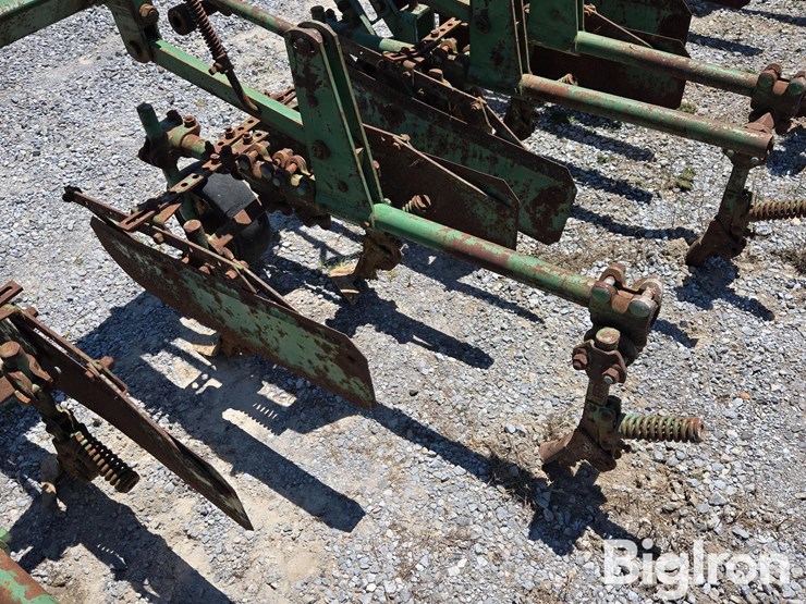 john-deere-6r30"-cultivator-image-12