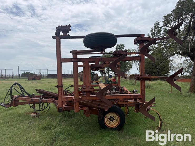 sunflower-24’-chisel-plow-image-2
