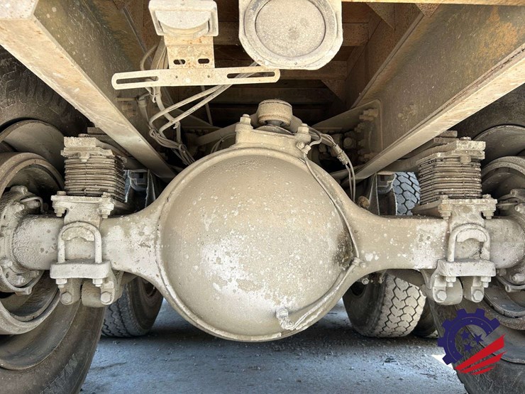 1999-volvo-truck-vnm84-tri-axle-dump-truck-image-44