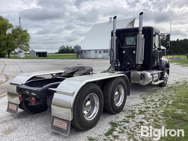 2006-freightliner-columbia-120-image-5