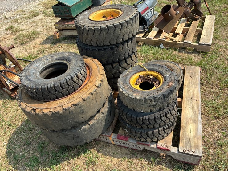 #2687-•-forklift-tires-image-3