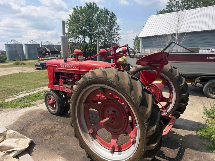 mccormick-farmall-h-tractor-image-3