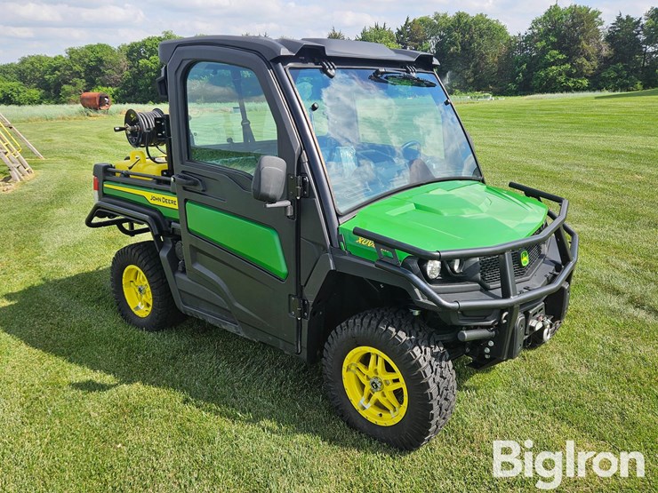 2023-john-deere-xuv-835m-gator-4x4-utv-w/65-gal-sprayer-image-3