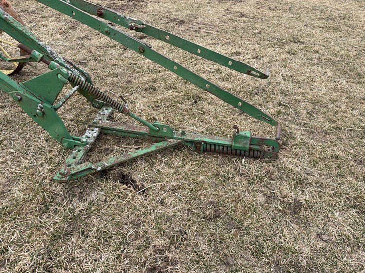 john-deere-pull-type-one-bottom-plow-image-8