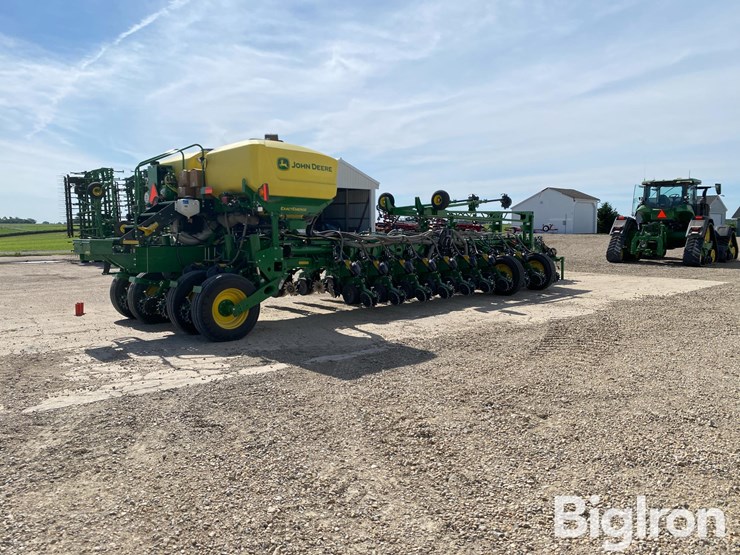 2022-john-deere-1775nt-image-5