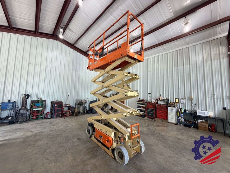 2017-jlg-2632es-image-46