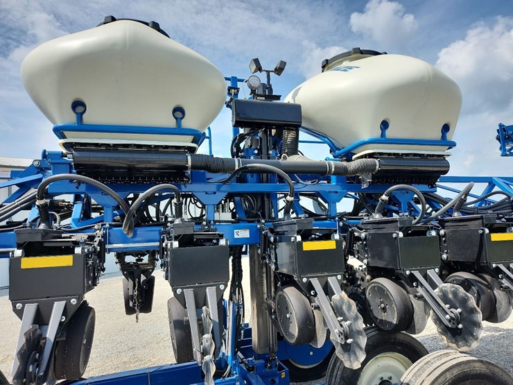 2023-kinze-3605-image-7