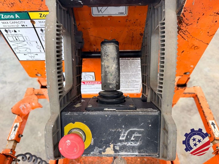 2017-jlg-2632es-image-34