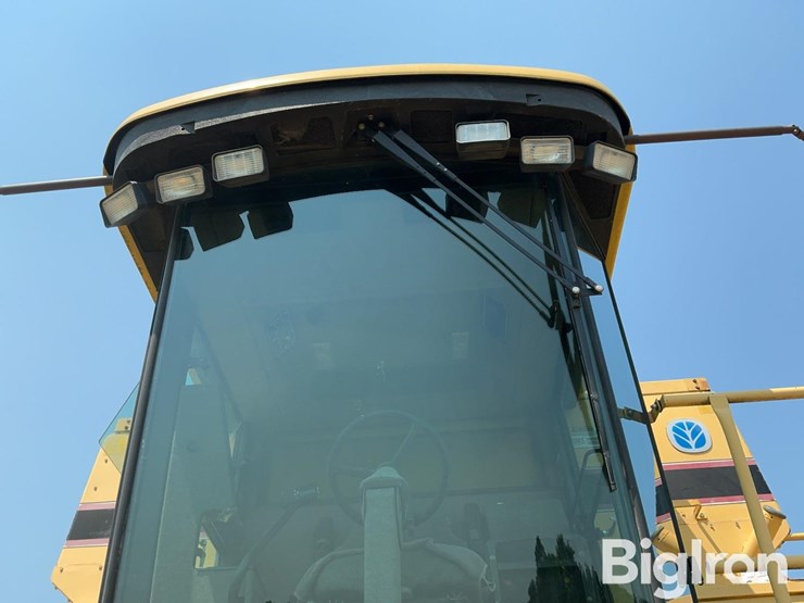 1997-new-holland-tr88-image-18