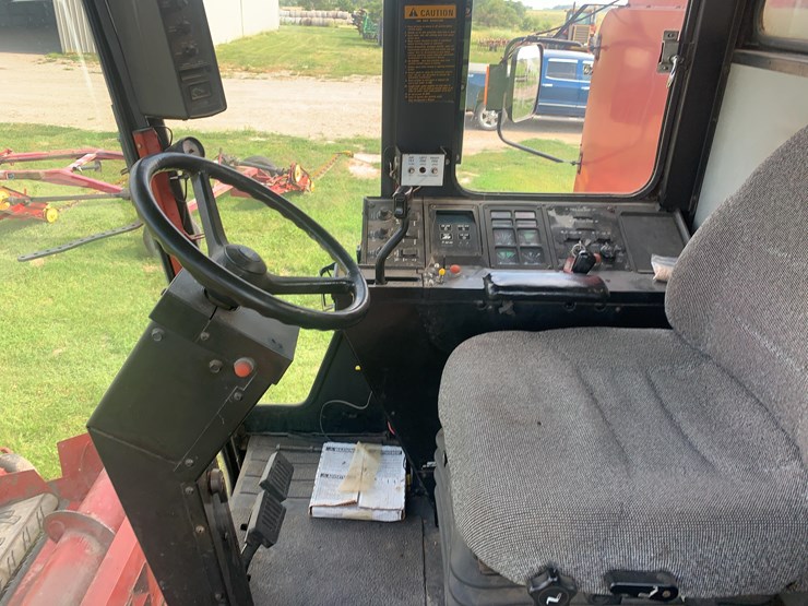 case-ih-1680-image-40