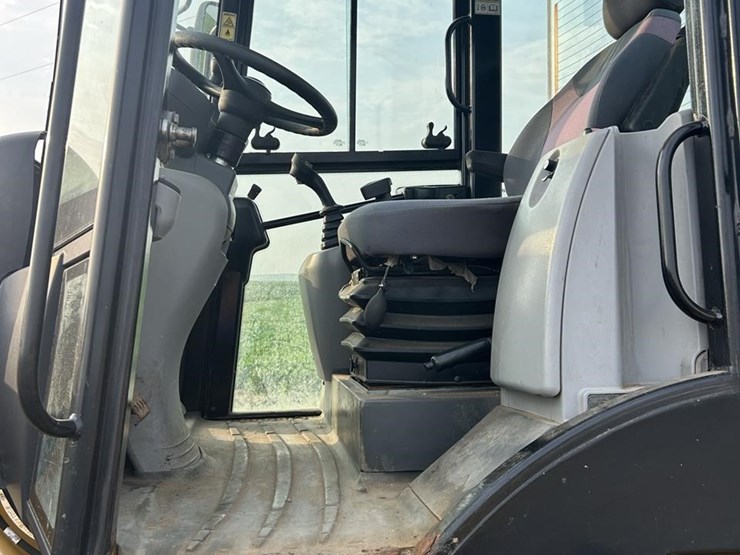 2015-caterpillar-910k-image-58