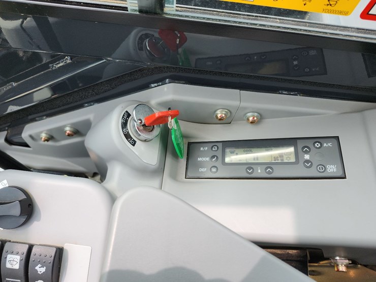 2022-deere-60g-image-23