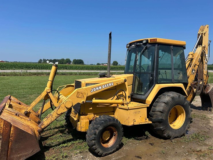 jd-410d-backhoe-image-1