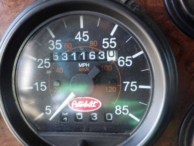 2004-peterbilt-378-image-29