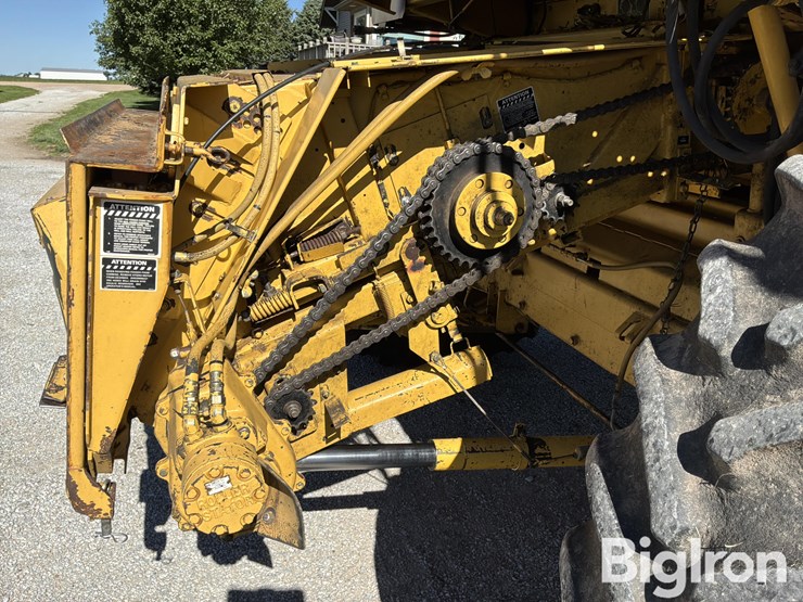 1995-new-holland-tr97-image-12