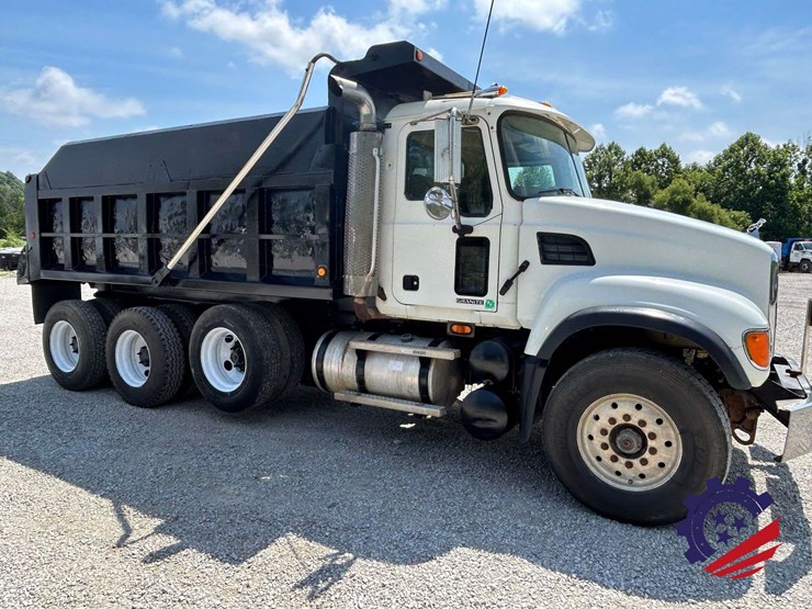 2007-mack-granite-cv713-image-7