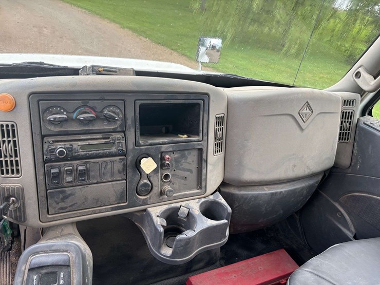 2011-international-durastar-4400-image-20