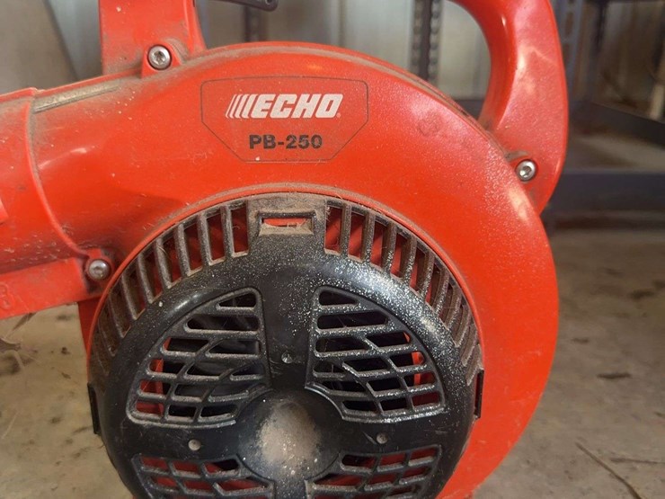echo-pb-250-handheld-gas-powered-leaf-blower-image-5