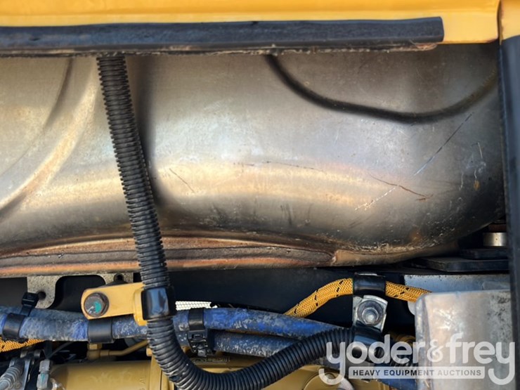 2018-caterpillar-d6n-lgp-image-45