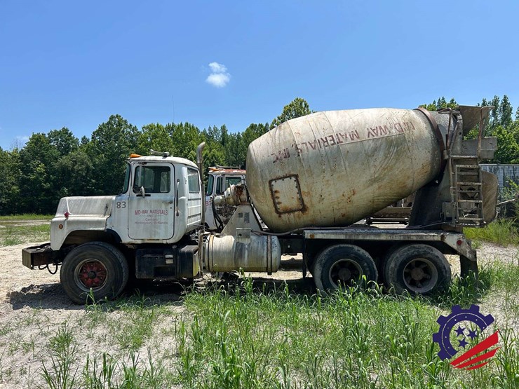 1997-mack-dm690s-image-17