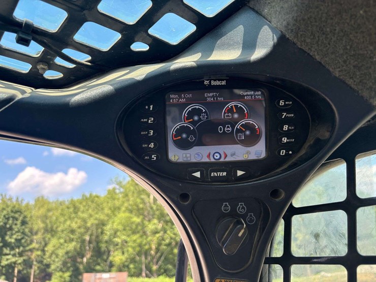 2016-bobcat-t770-image-12