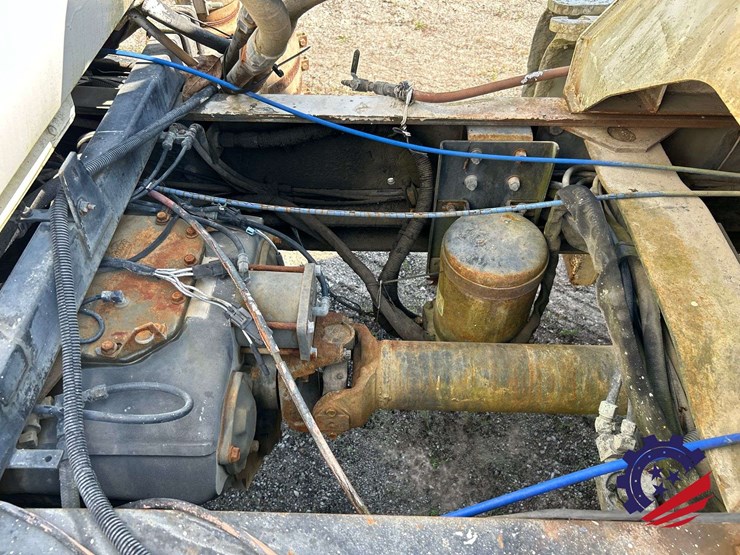1995-mack-dm690s-image-28