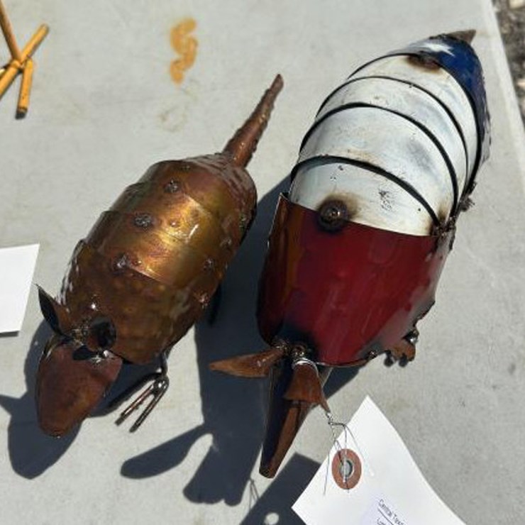#130 • Metal Art - (2) Armadillos (Texas & Brown)