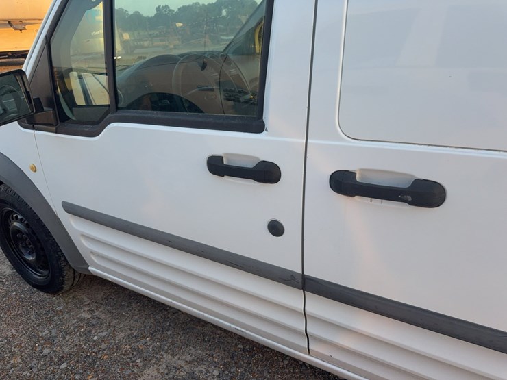 2010-ford-transit-connect-image-15