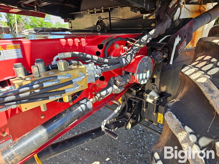 2007-case-ih-7010-image-11