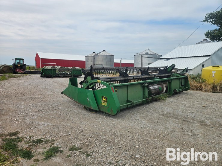 john-deere-220-image-7
