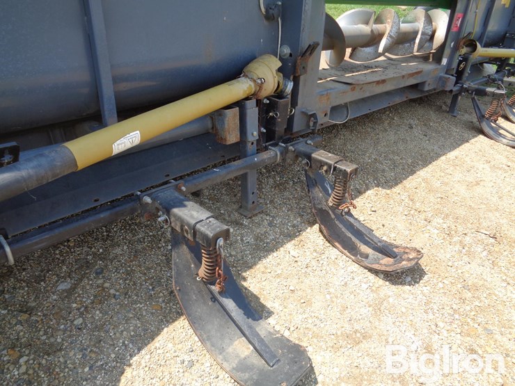 2011-john-deere-a-image-11