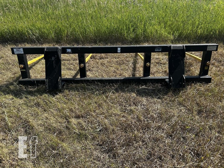new-holland-tv140-image-3