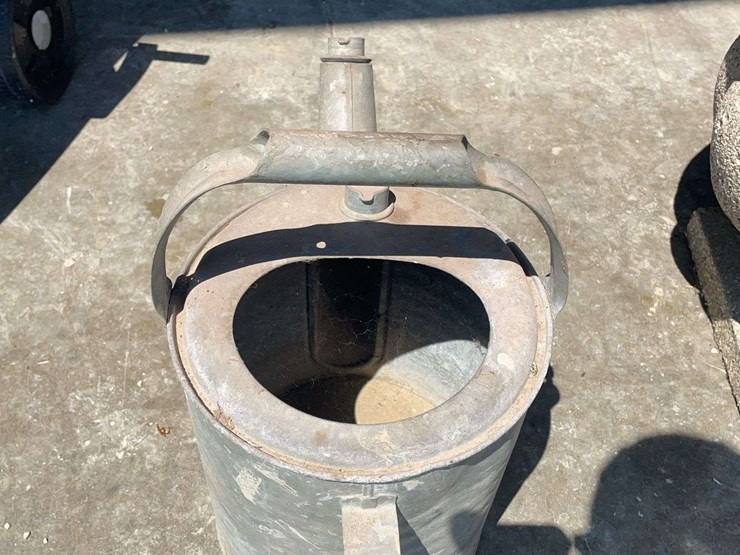 galvanized-watering-can-image-2