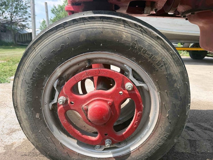 mccormick-farmall-h-tractor-image-19