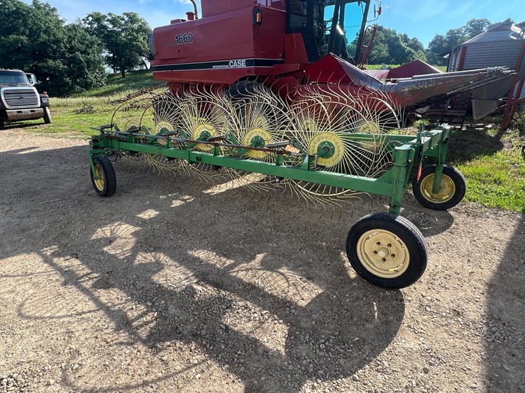 #9573-•-10-wheel-v-rake-image-2