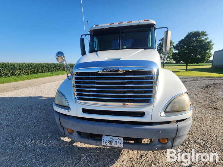 2007-freightliner-columbia-120-image-20