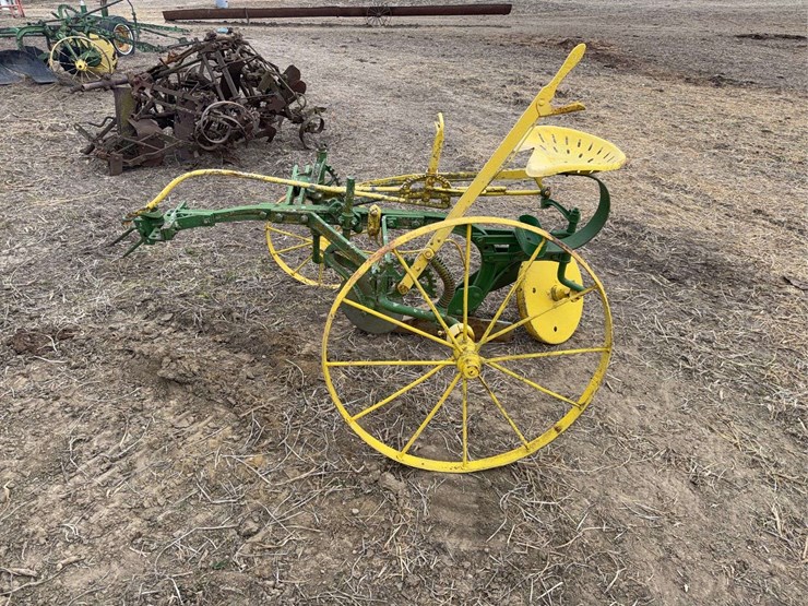 john-deere-one-bottom-plow-image-2