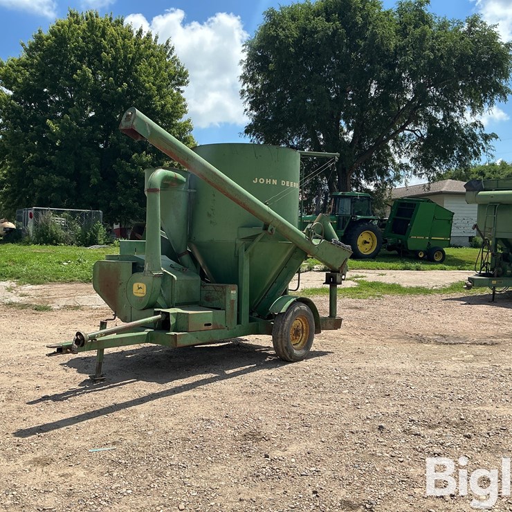 JOHN DEERE 400