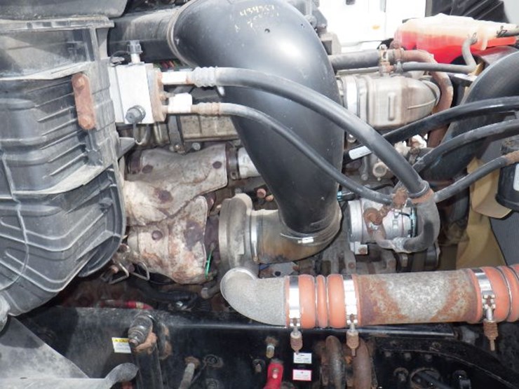 2016-freightliner-cascadia-125-evolution-image-22