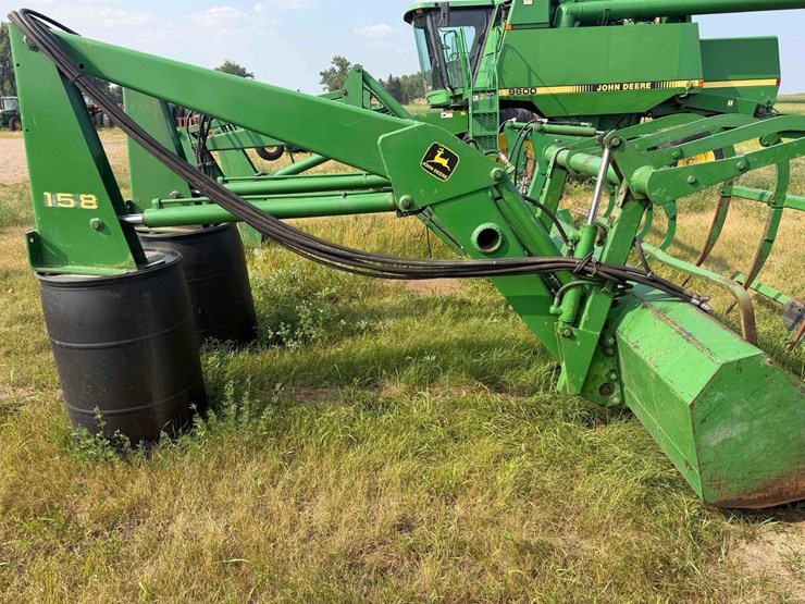 john-deere-158-image-7