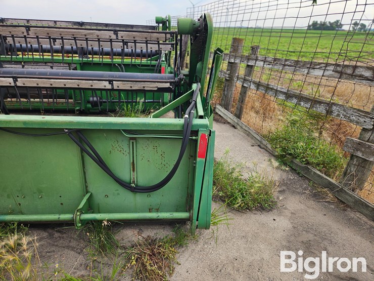 john-deere-220-image-9